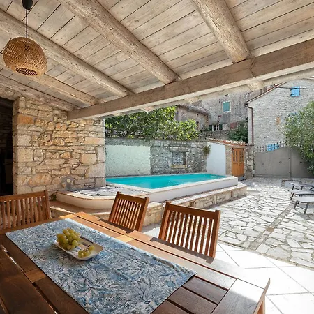 Puntarina Villa *